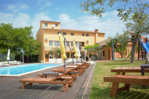 XXL Holiday Home with Pool